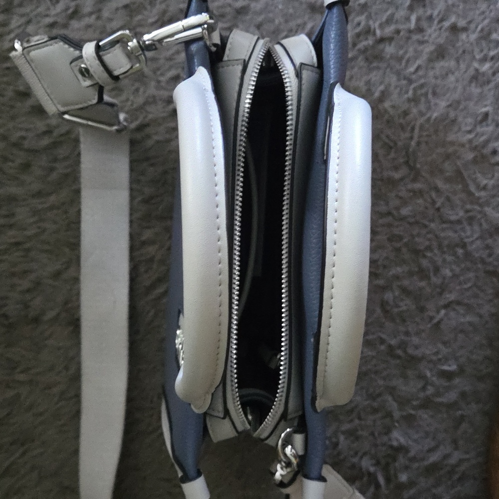 EUC Calvin Klein Crossbody Satchel - Picture 5 of 6